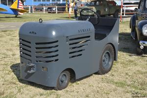 Trattore aeroportuale epoca