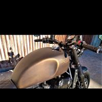 Moto Triumph thunderbird sport customizzata