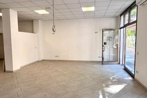 Locale commerciale ristrutturato