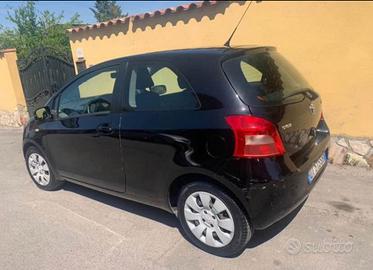 TOYOTA Yaris - 2008