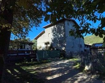 Immobile in asta di 244 m² con 4 locali a Lugagnan