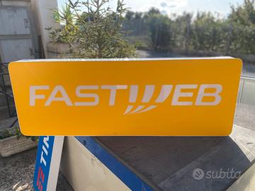 Ex insegna fastweb luminosa