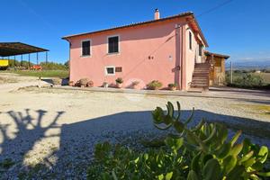 CASA SEMINDIPENDENTE A GUALDO CATTANEO
