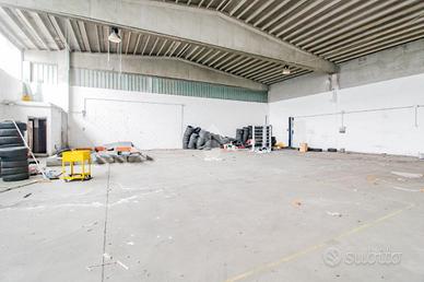 CAPANNONE A SAN GIULIANO MILANESE