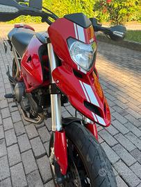 Ducati hypermotard 796