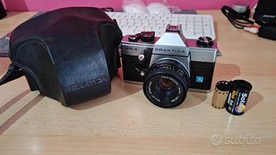 macchina fotografica pratica con pellicola 