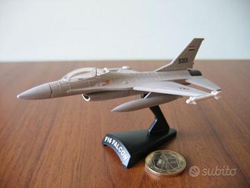 Aerei Militari De Agostini F16 FALCON