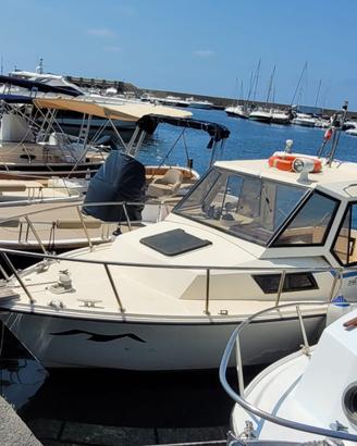 Barca a Motore Cabinata