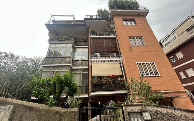 MONOLOCALE CASSIA-TOMBA DI NERONE