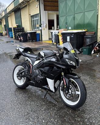 Honda cbr 600 rr
