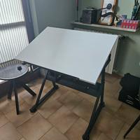 tavolo da disegno e altro
