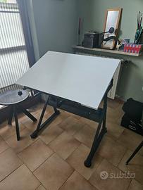 tavolo da disegno e altro
