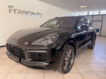 PORSCHE Cayenne 3.0 V6
