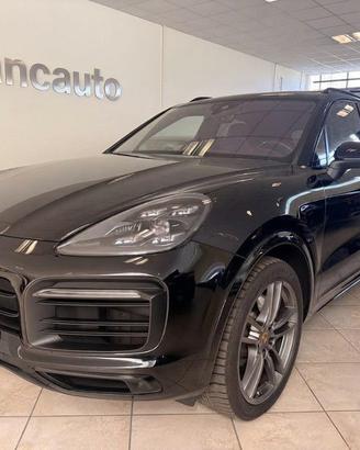 PORSCHE Cayenne 3.0 V6