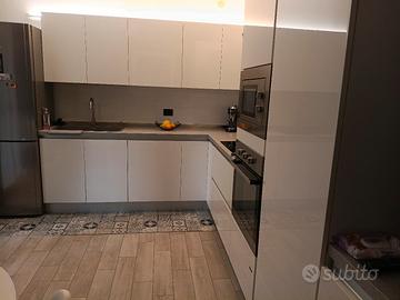 Cucina Febal laccata bianca.