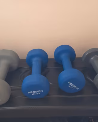 Panca Sportstech e set manubri