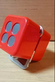 Mini radio FM vintage ROHS rossa – omaggio alla Qu