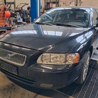 Volvo V70 anno 2005 ricambi usati