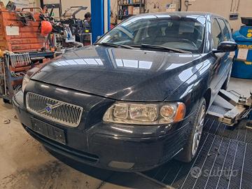 Volvo V70 anno 2005 ricambi usati