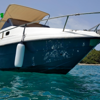 Barca cabinata con wc chimico e motore 40/60hp