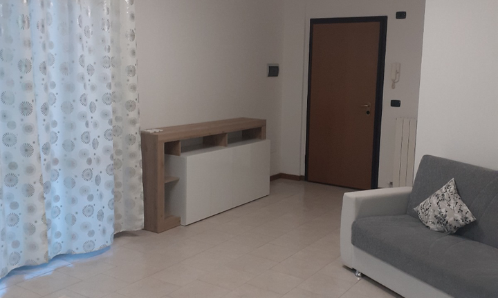 Casinina centro Bilocale arredato