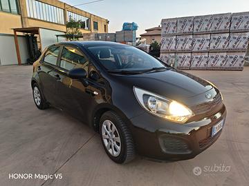 KIA RIO UNI PROPIETARIO 1.1 ESENTE BOLLO