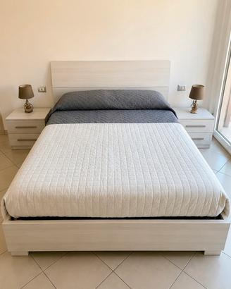 Letto matrimoniale contenitore con comodini