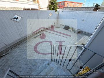 Appartamento con ingresso indipendente e terrazzo