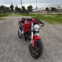 Ducati monster 696