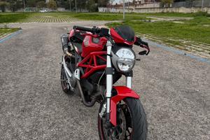 Ducati monster 696