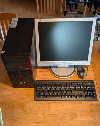 Computer desktop Fujitsu Esprimo