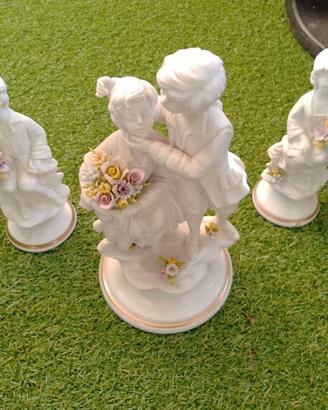 Statuine in porcellana bisquit stile Capodimonte,