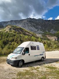 camper van puro furgonato aria condizionata  guida
