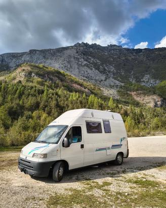camper van puro furgonato aria condizionata  guida