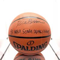 Pallone Spalding autografato Dee Brown COA Beckett
