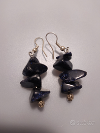 Orecchini con pendenti in pietra dure