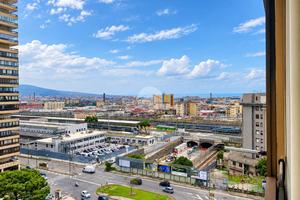 4 LOCALI A NAPOLI