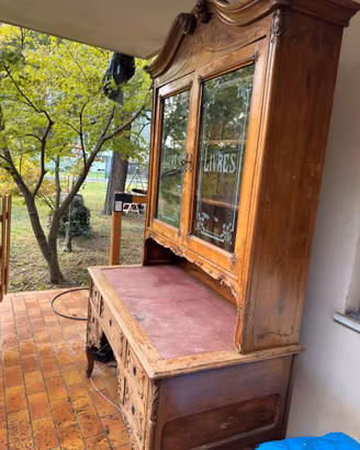 Antica libreria in legno con vetri decorati LIVRES