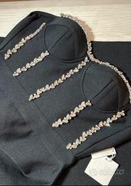 Abito nero elagante con strass