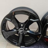 Audi Q3 4 cerchi da 17" originali neri 