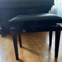 Sgabello per pianoforte