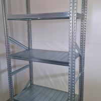 Scaffale metallico ad incastro con ripiani – nuovo