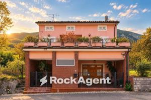 Villa di 351 m² con più di 5 locali a Genga