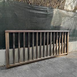 Recinto, parapetto in legno di larice