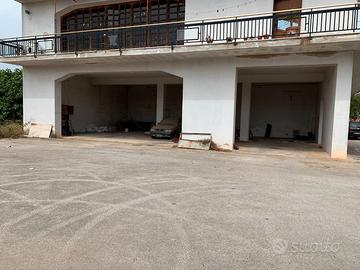 Villa con ampio terreno