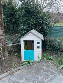 Casetta e scivolo da esterno