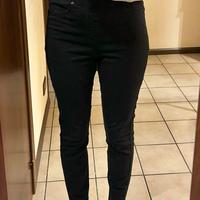 2 paia di jeans neri elasticizzati a vita alta