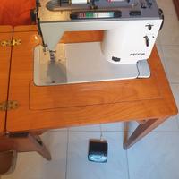 Macchina da cucire Necchi Type 564 vintage