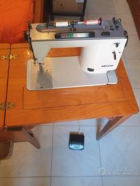 Macchina da cucire Necchi Type 564 vintage
