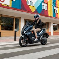 NERVA LIFT 125 ELETTRICO AUTOSTRADA CASCO E CATENA